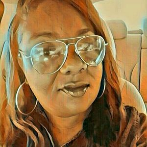 Meet your Posher, Lashawnda